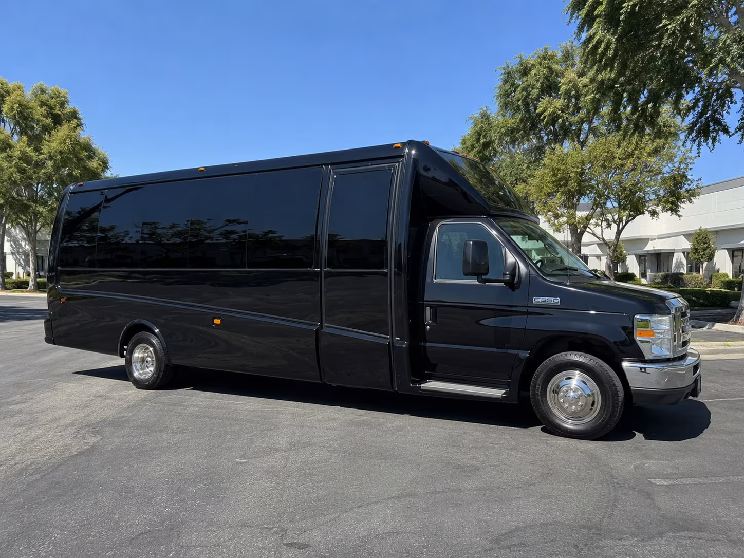 rent a cincinnati prom party bus or charter bus today